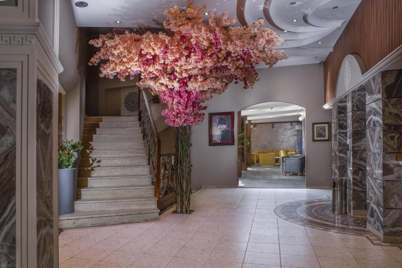 Suhan Seaport Hotel Kusadası Exteriör bild