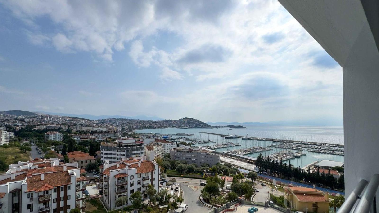 Suhan Seaport Hotel Kusadası Exteriör bild