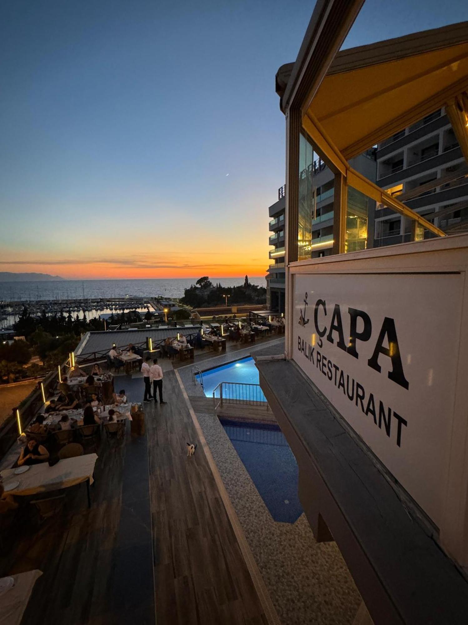 Suhan Seaport Hotel Kusadası Exteriör bild