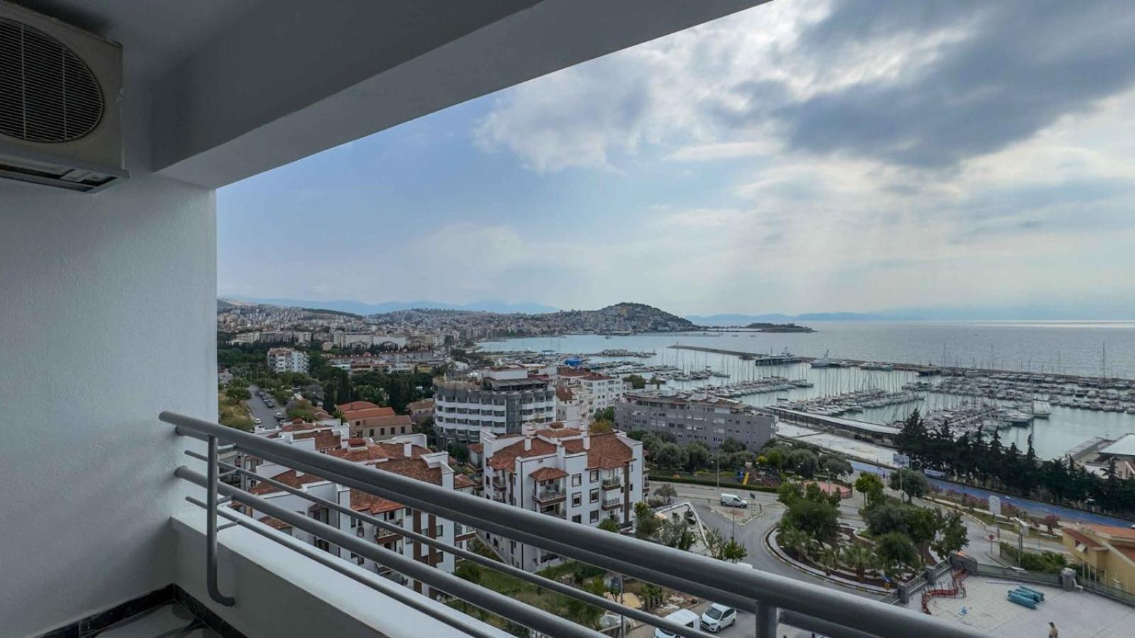 Suhan Seaport Hotel Kusadası Exteriör bild