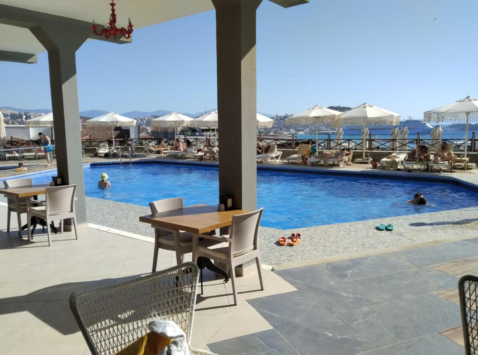 Suhan Seaport Hotel Kusadası Exteriör bild
