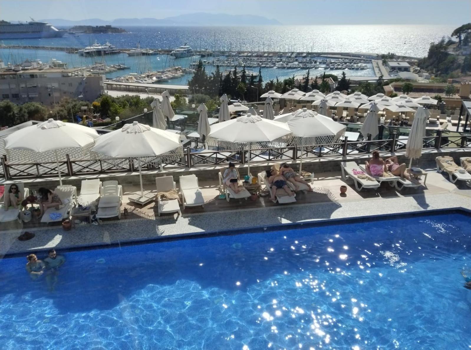Suhan Seaport Hotel Kusadası Exteriör bild