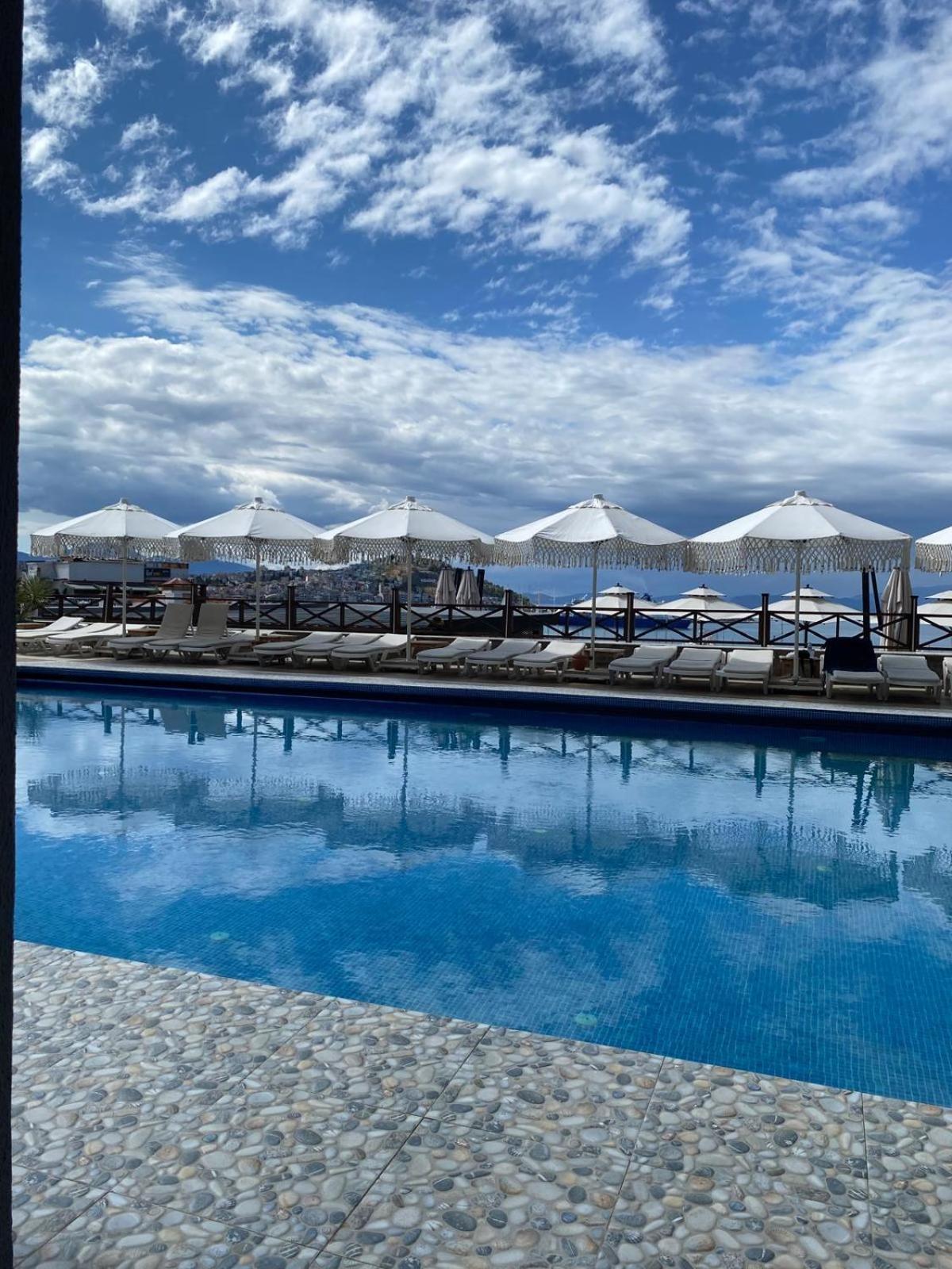 Suhan Seaport Hotel Kusadası Exteriör bild