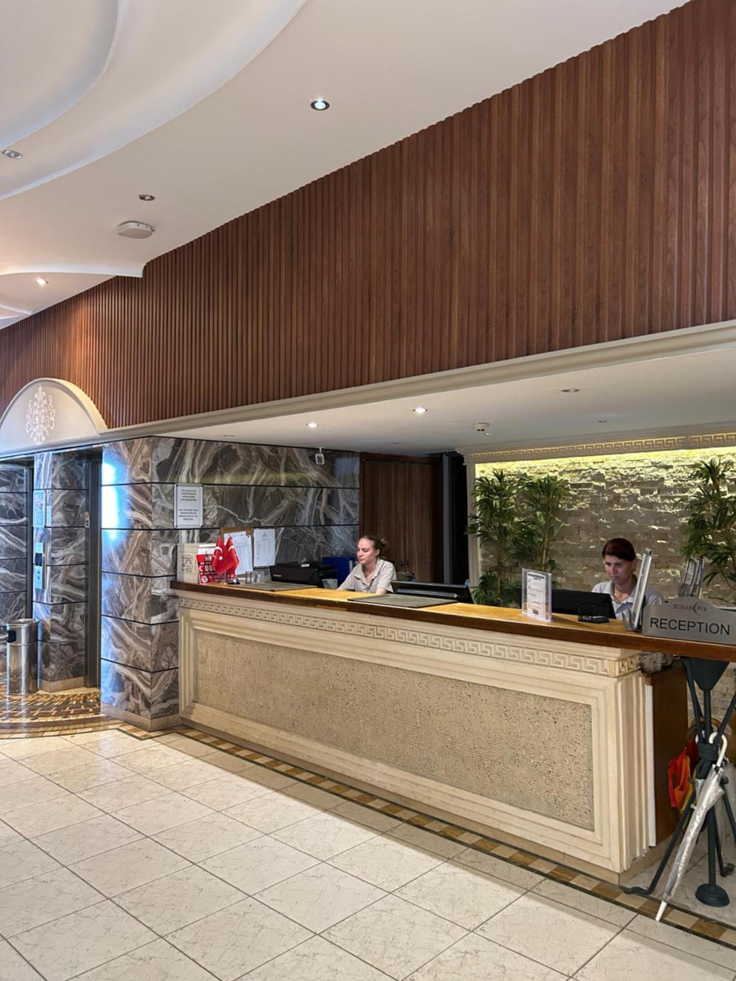 Suhan Seaport Hotel Kusadası Exteriör bild