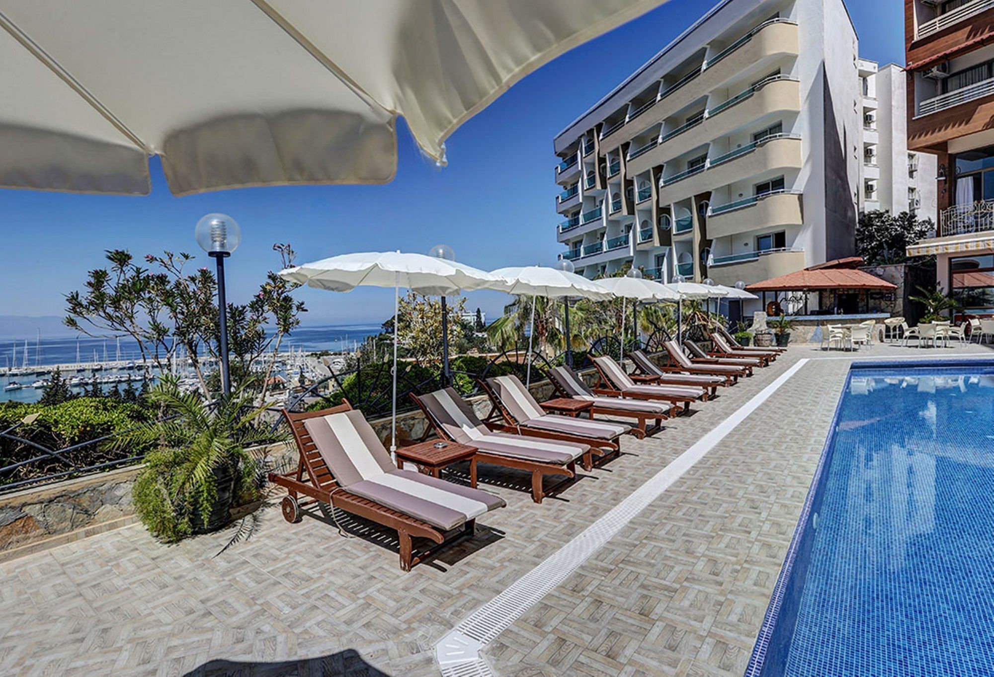 Suhan Seaport Hotel Kusadası Exteriör bild